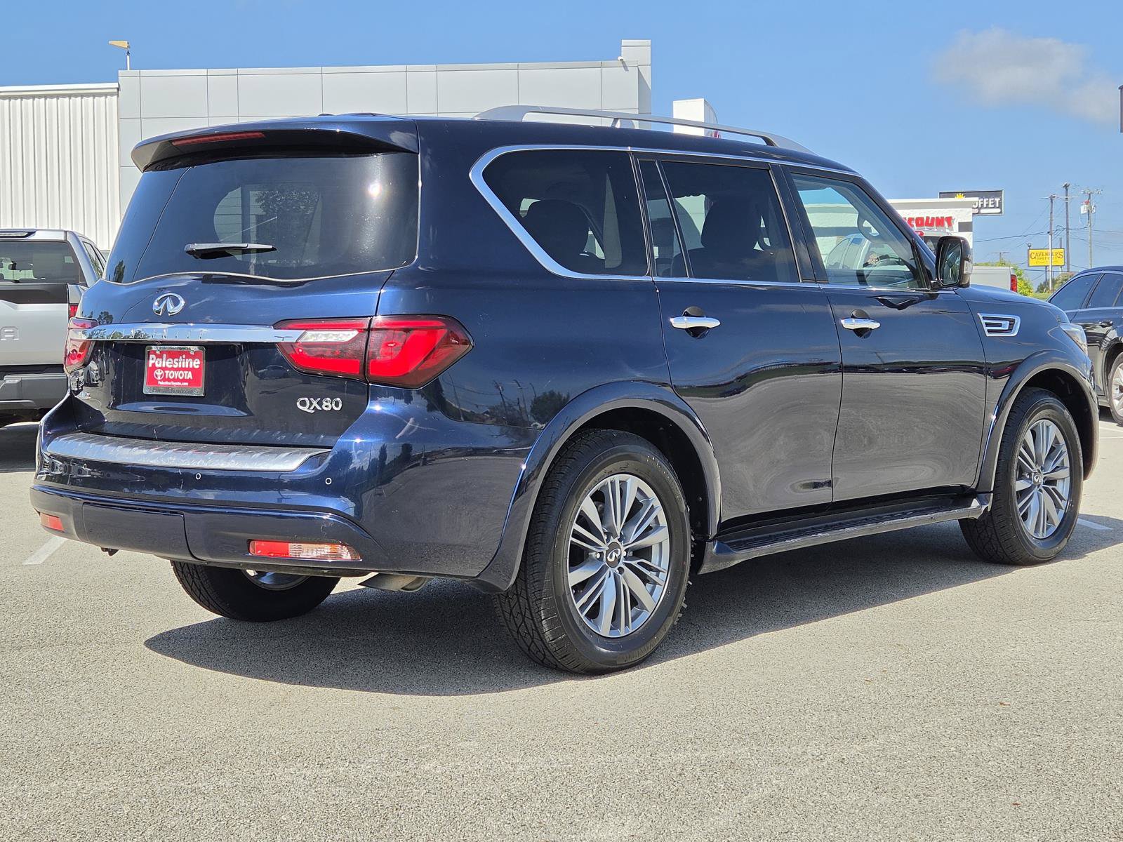 Used 2024 INFINITI QX80 Luxe AWD/4WD image 4