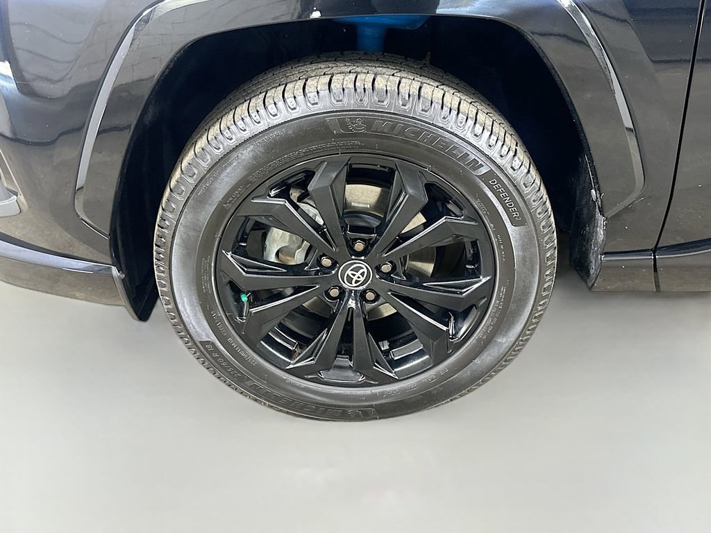 Used 2022 Toyota RAV4 SE w/ Convenience Package image 8