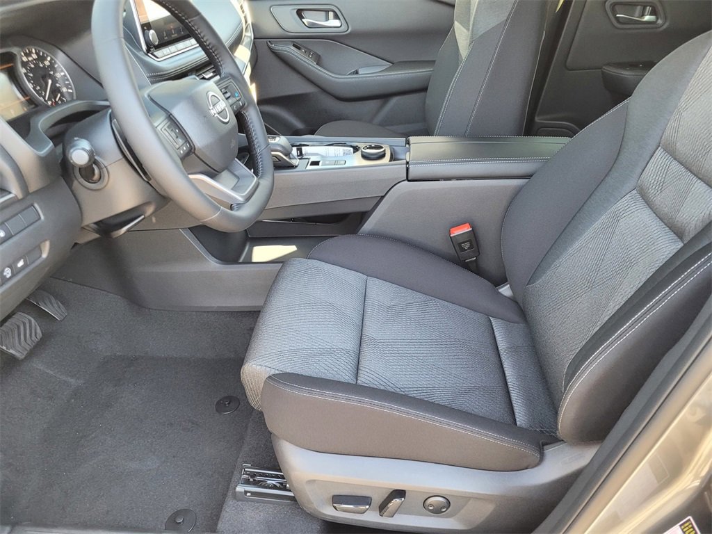 New 2026 Nissan Rogue SV image 6