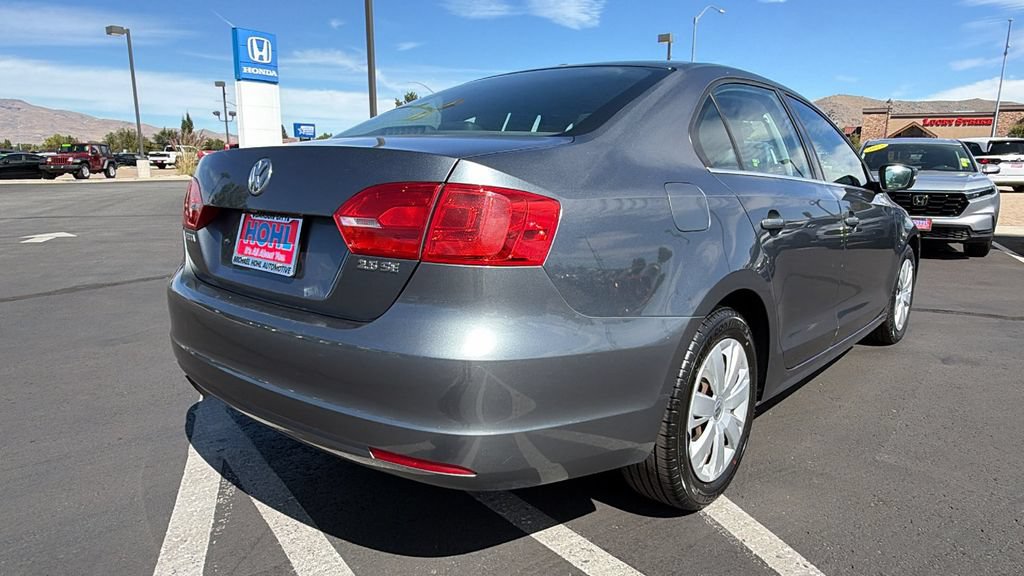 Used 2013 Volkswagen Jetta SE FWD image 3