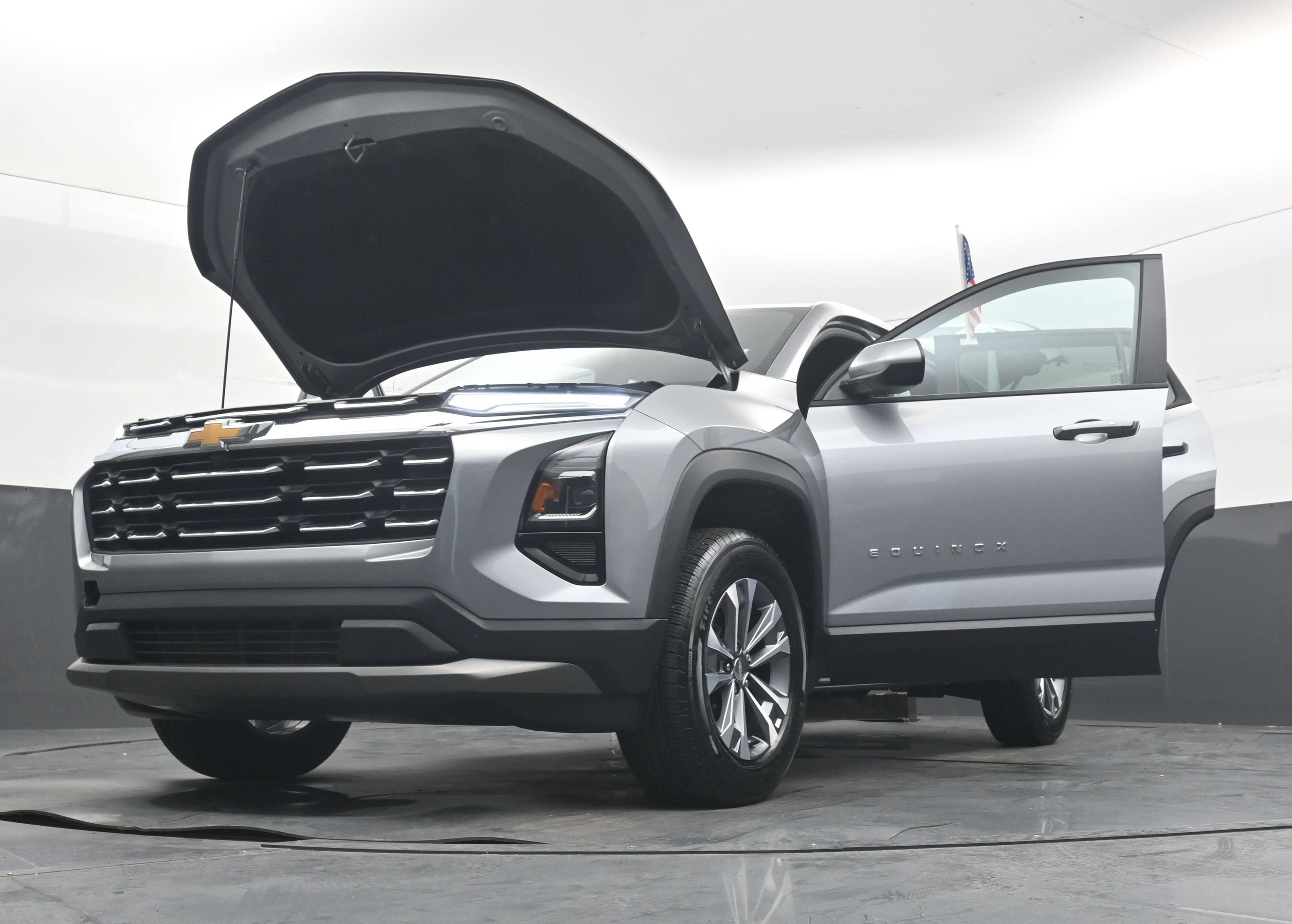 Used 2026 Chevrolet Equinox LT FWD image 41