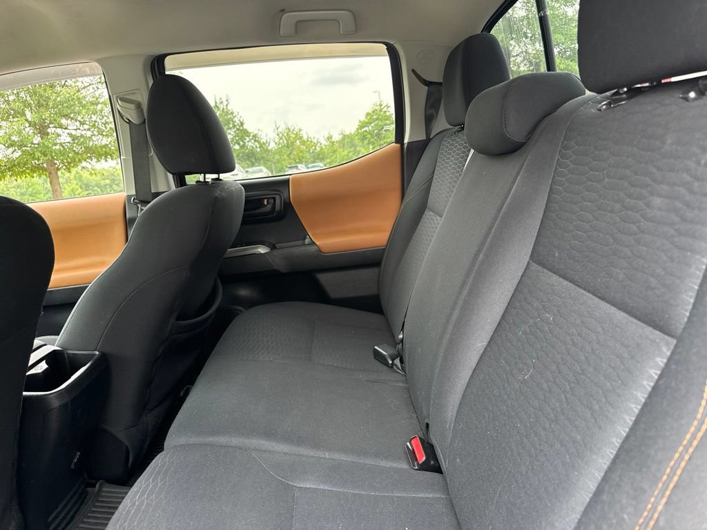Used 2018 Toyota Tacoma SR5 RWD image 10