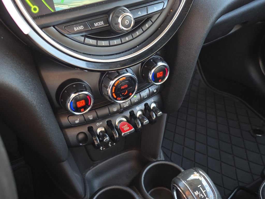 Used 2016 MINI Cooper 2-Door Hardtop image 19