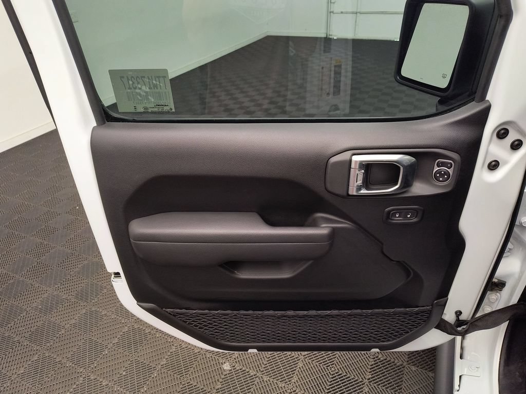 Used 2026 Jeep Wrangler Unlimited Sport AWD/4WD image 18