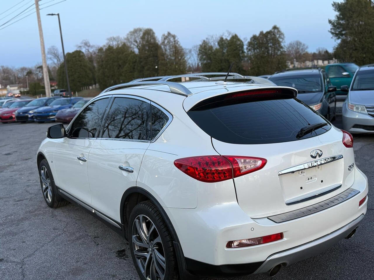 Used 2017 INFINITI QX50 2WD w/ Technology Package image 4