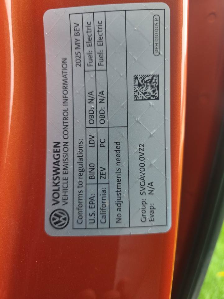 Used 2025 Volkswagen ID. Buzz Pro S Plus RWD image 23