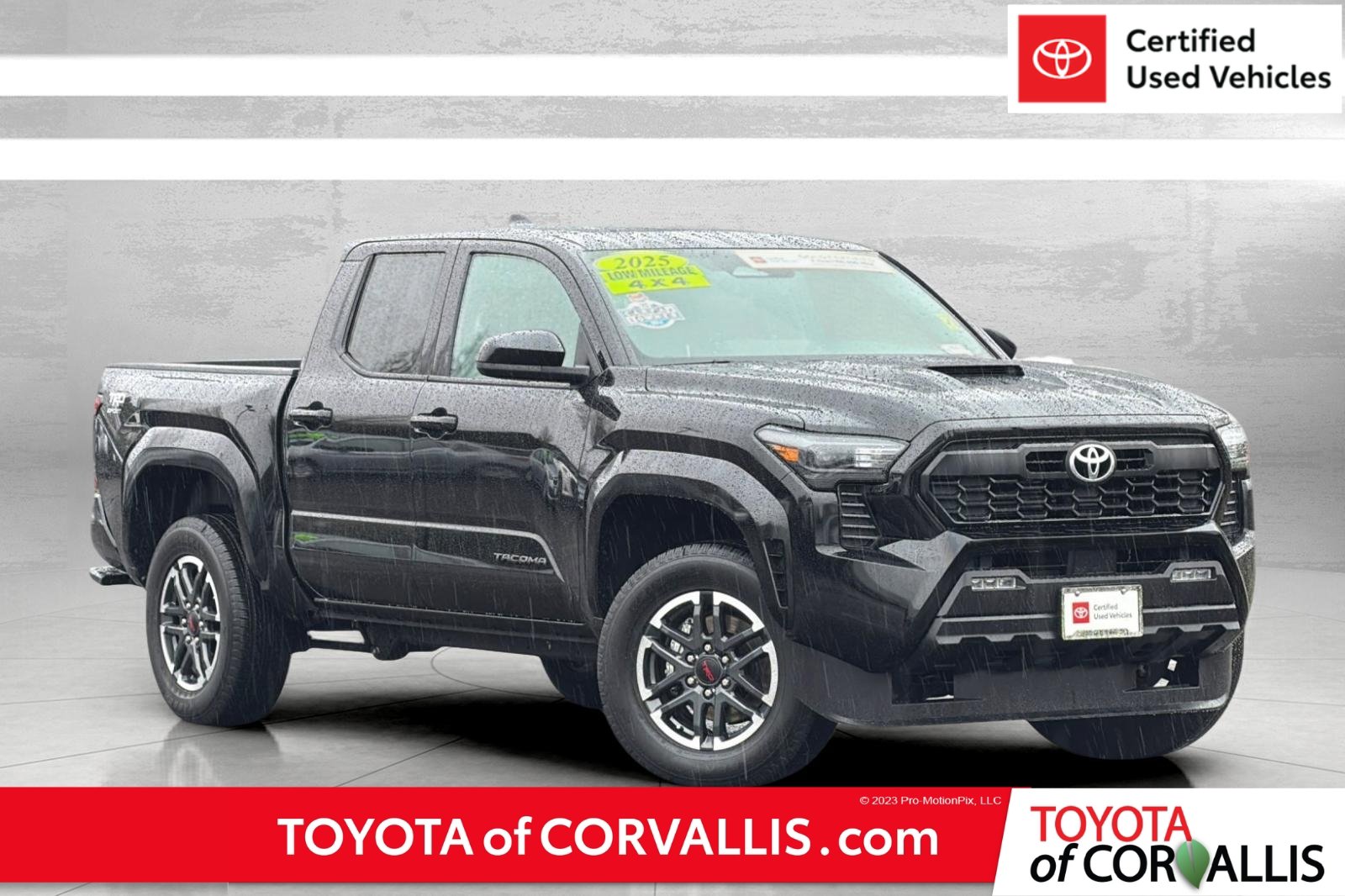 Certified 2025 Toyota Tacoma TRD Sport image 1