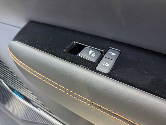 Used 2024 Jeep Grand Wagoneer Series III AWD/4WD image 40