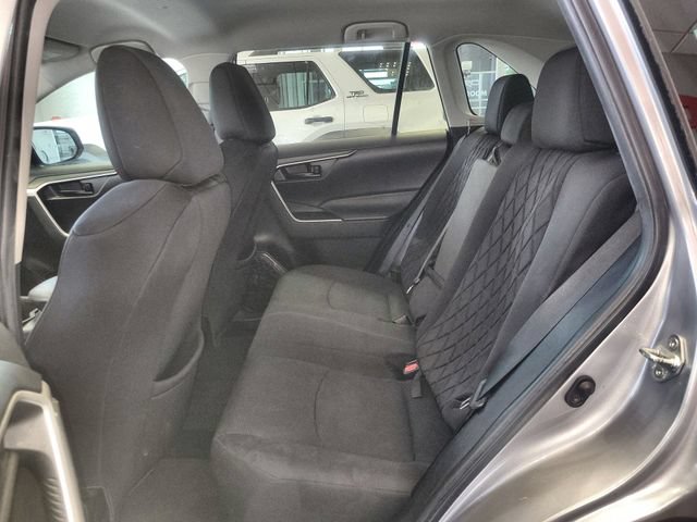 Used 2022 Toyota RAV4 LE FWD image 22
