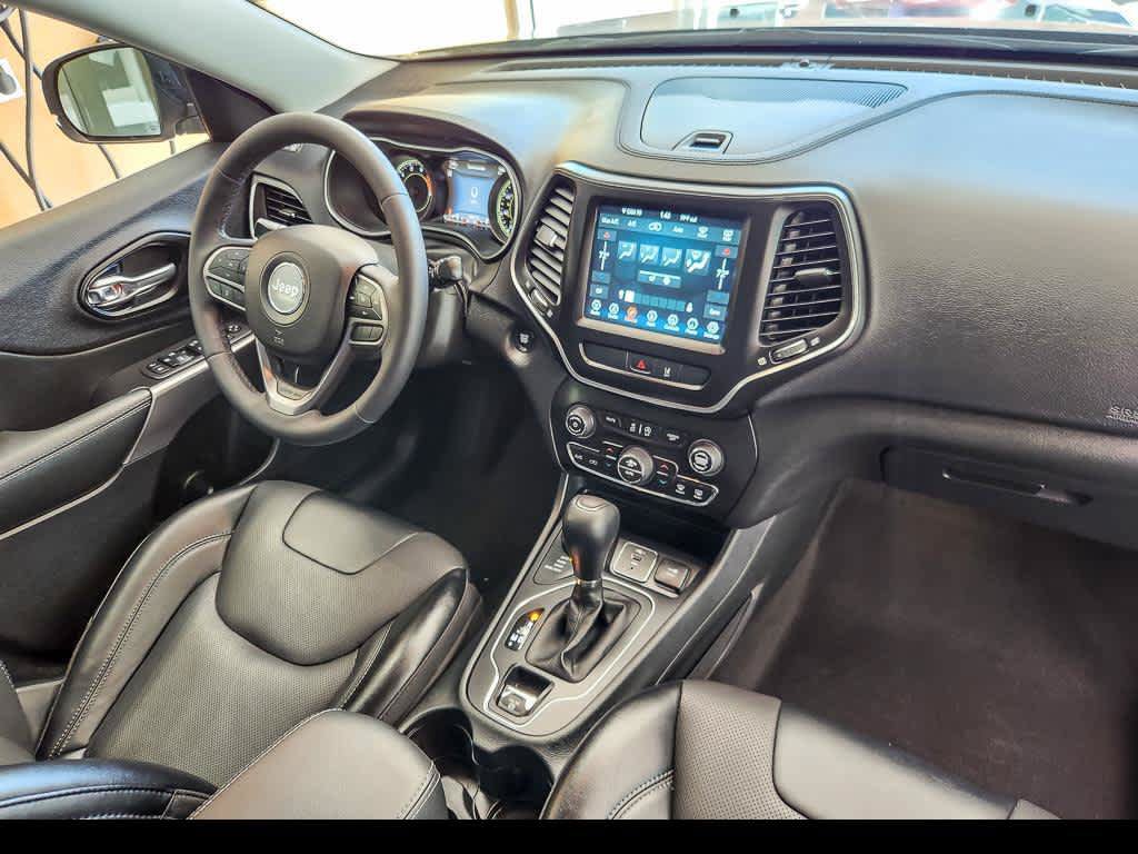 Used 2022 Jeep Cherokee Latitude Lux w/ Mopar Interior Package AWD/4WD image 25