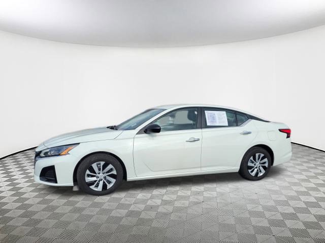Used 2025 Nissan Altima 2.5 S image 4