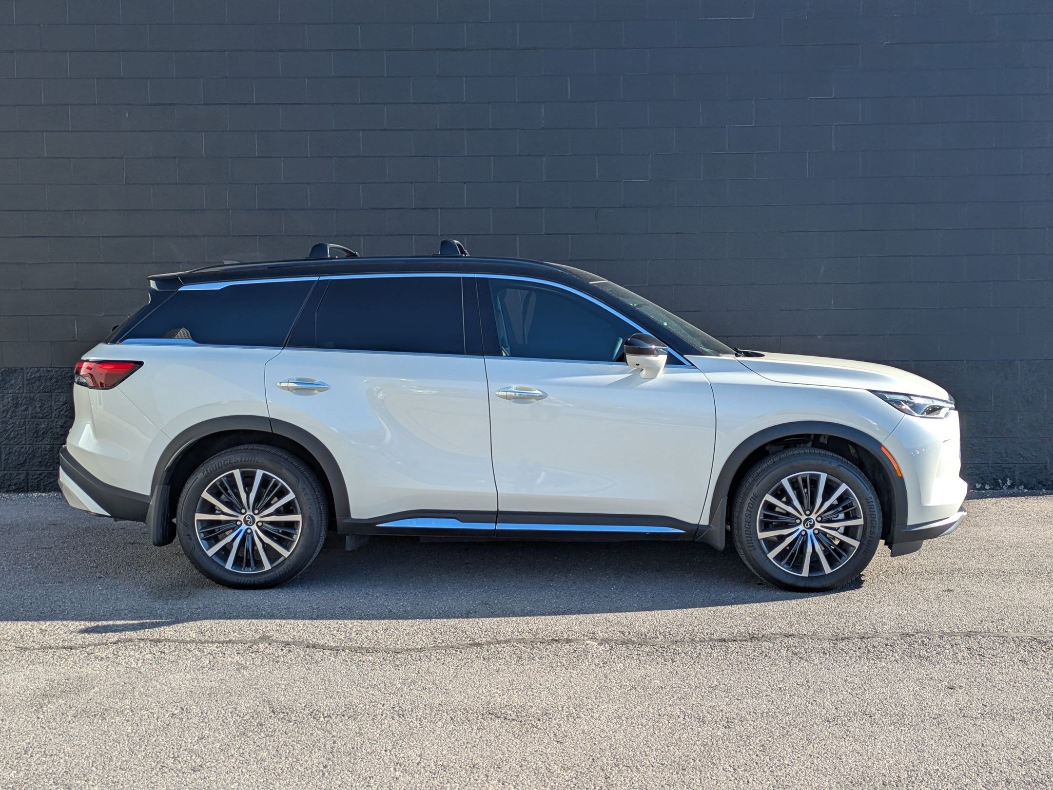 Used 2025 INFINITI QX60 Autograph w/ Cargo Package image 4