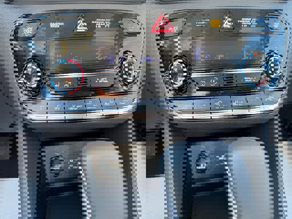 Used 2019 Hyundai Ioniq SEL image 27