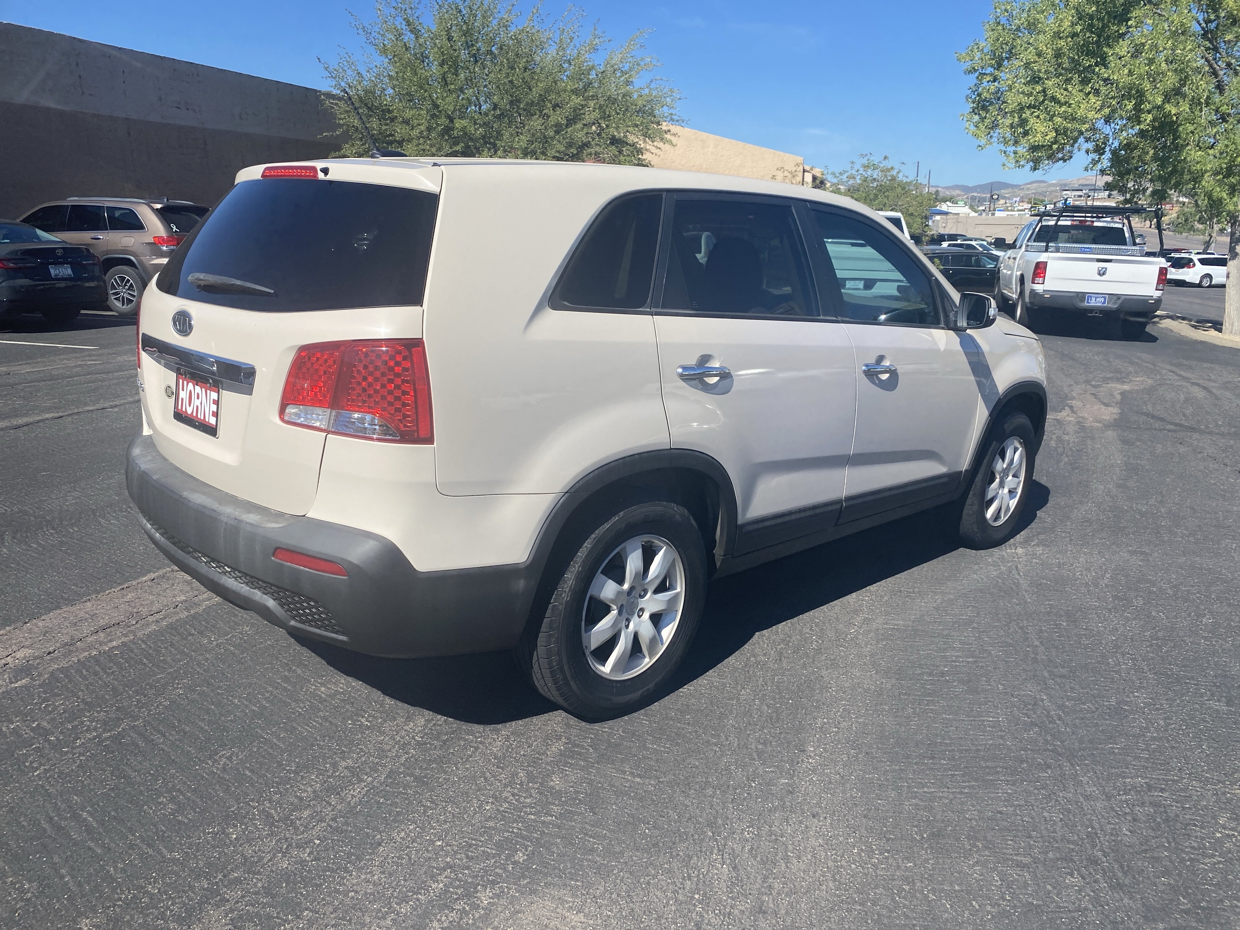 Used 2011 Kia Sorento 2WD image 4