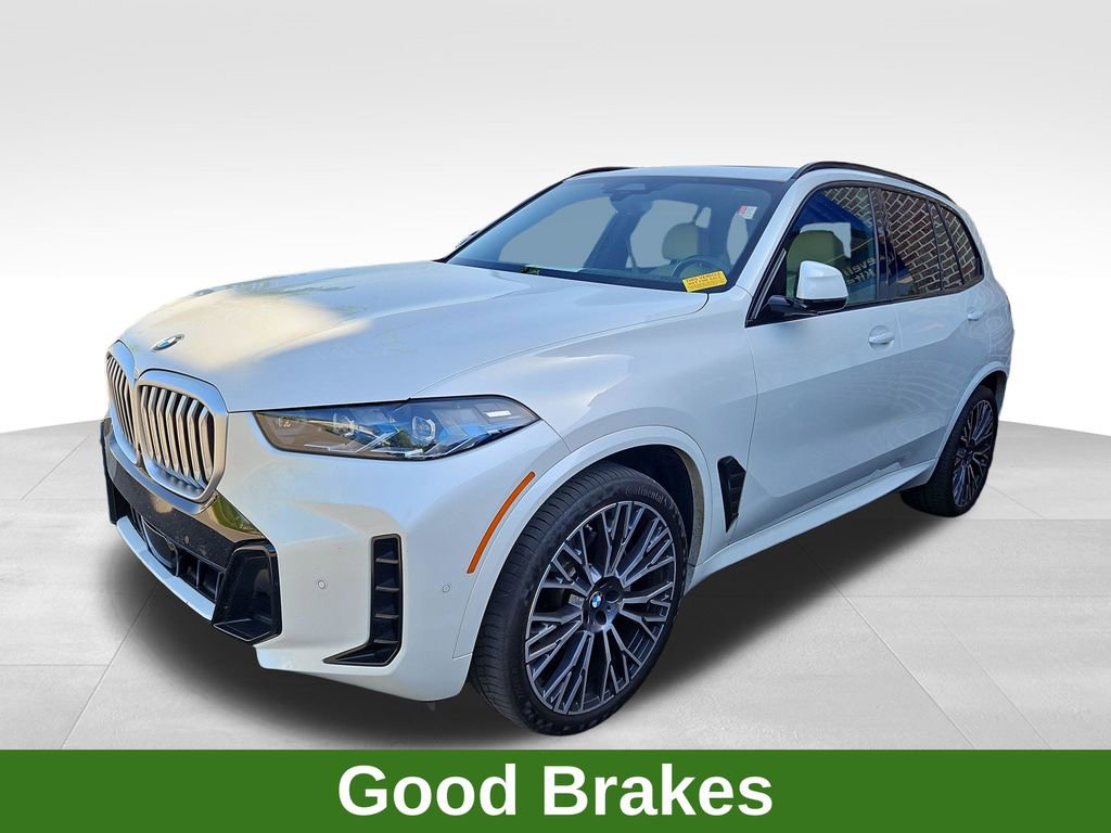 Used 2025 BMW X5 xDrive40i w/ M Sport Package image 3