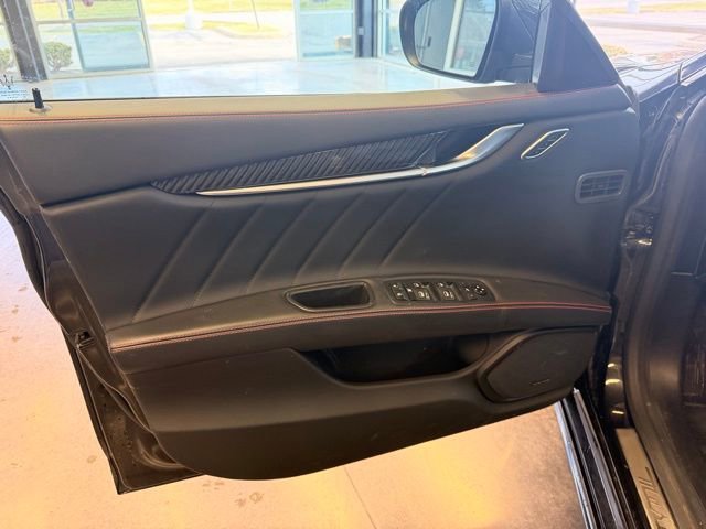 Used 2022 Maserati Ghibli Modena Q4 image 14