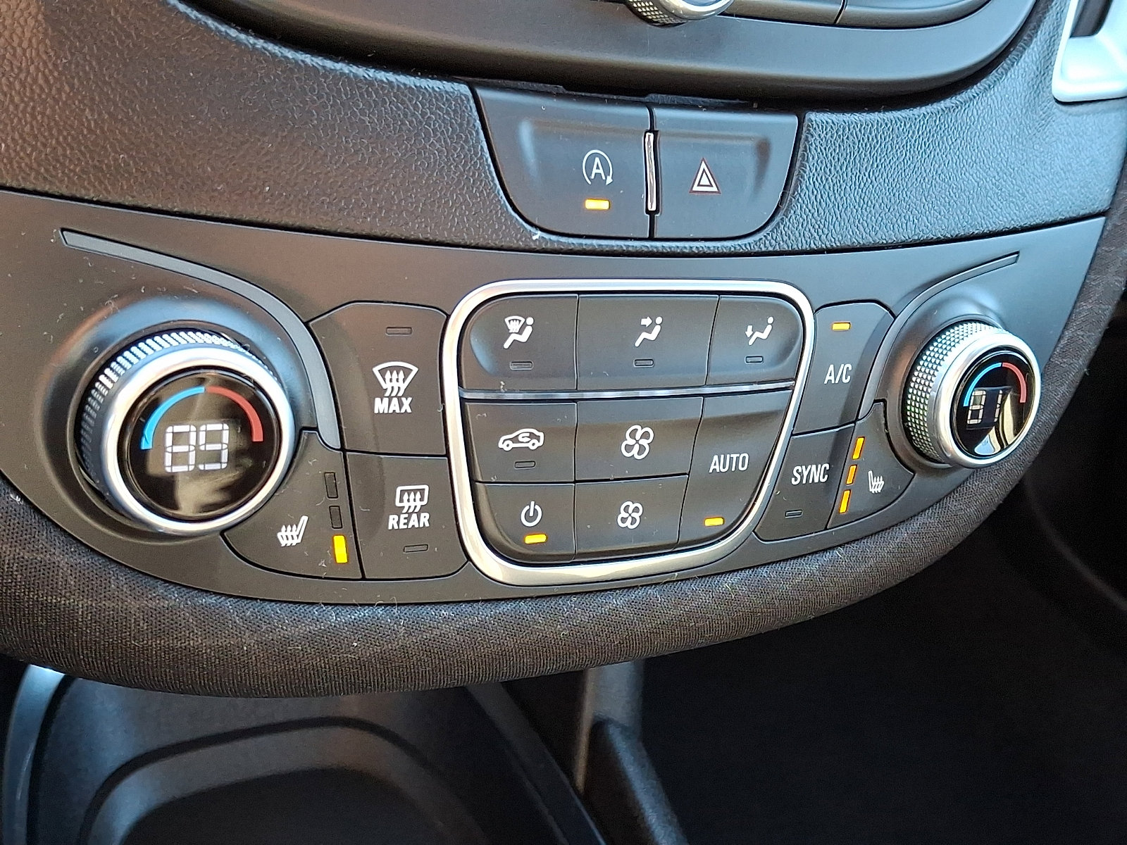 Used 2024 Chevrolet Malibu LT image 15