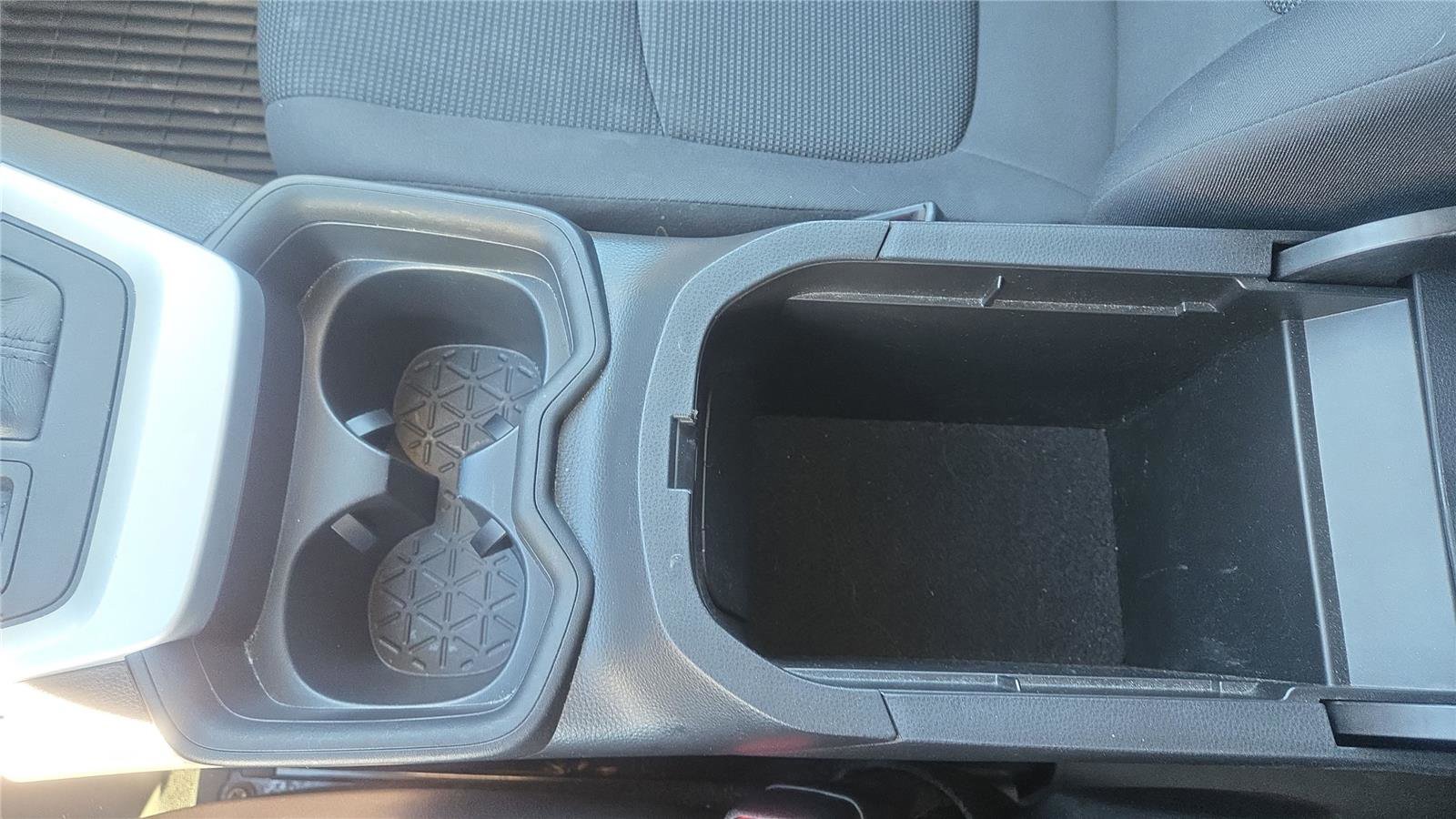 Used 2021 Toyota RAV4 LE image 16