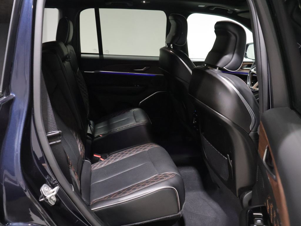 Used 2023 Jeep Grand Cherokee Summit image 20