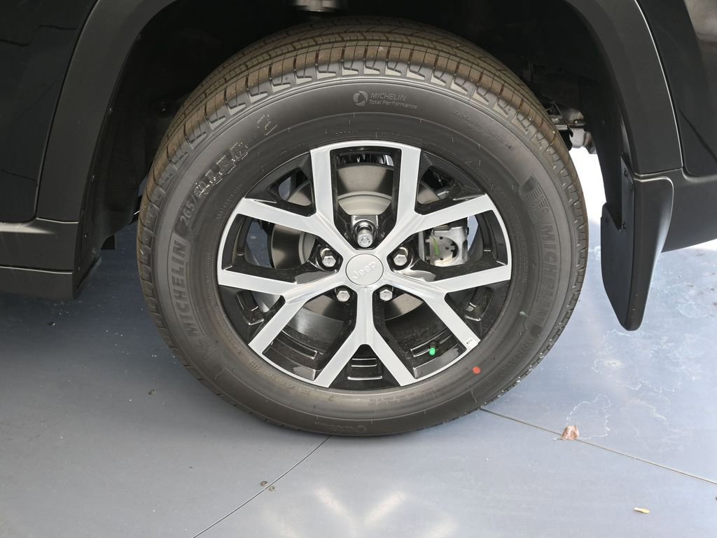 New 2025 Jeep Grand Cherokee Limited w/ Trailer Tow Package image 15