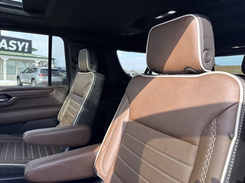 Used 2025 GMC Yukon XL Denali Ultimate w/ LPO, Floor Liner Package AWD/4WD image 40