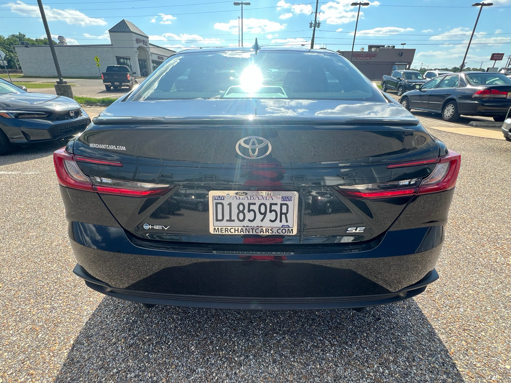 Used 2025 Toyota Camry SE FWD image 8