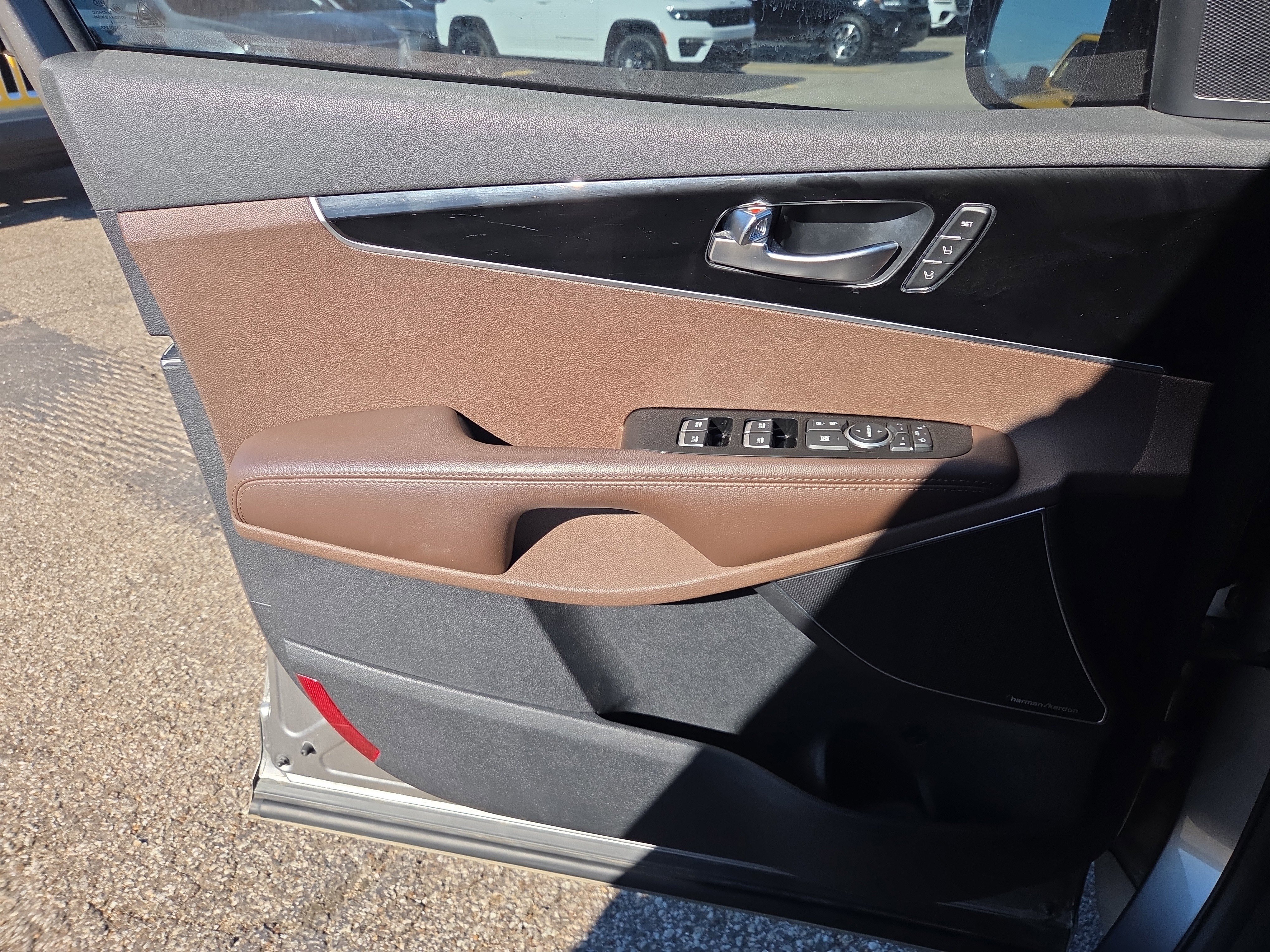 Used 2019 Kia Sorento SX w/ SX Touring Package image 9