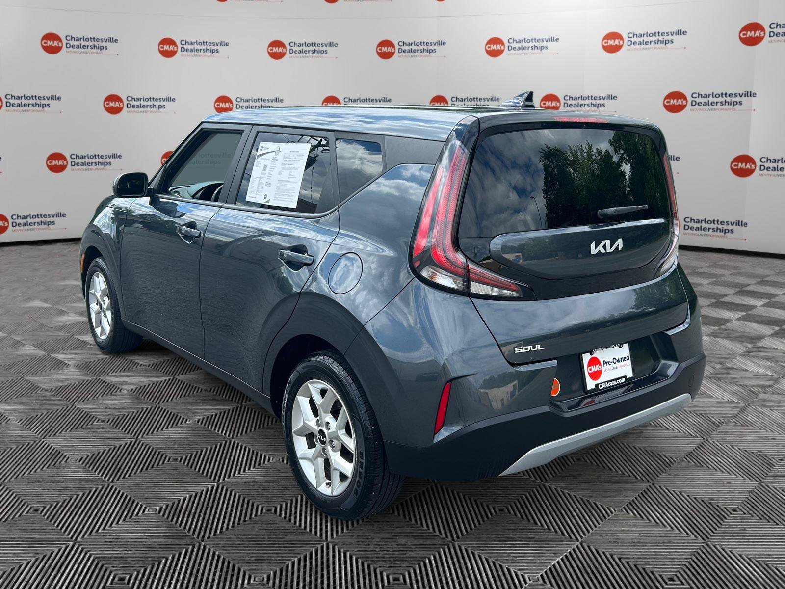 Used 2023 Kia Soul LX w/ Option Group 015 FWD image 3