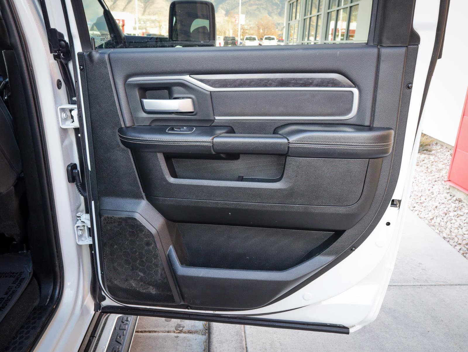 Used 2024 RAM 3500 Big Horn image 29