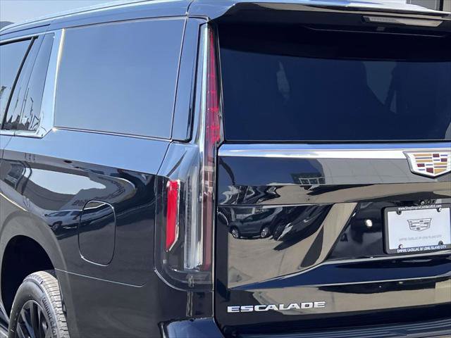 Used 2024 Cadillac Escalade ESV Premium Luxury image 13