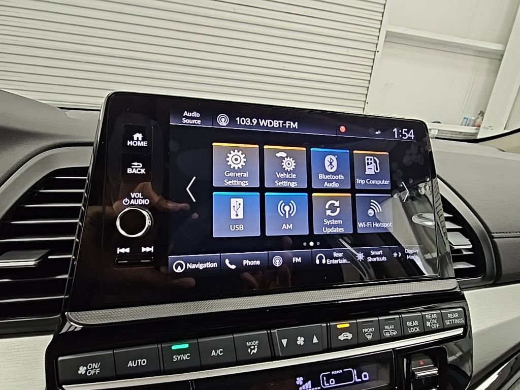 New 2026 Honda Odyssey Touring image 17