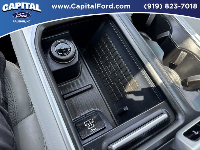 Certified 2025 Ford Expedition Max Platinum w/ Driver's Package AWD/4WD image 33