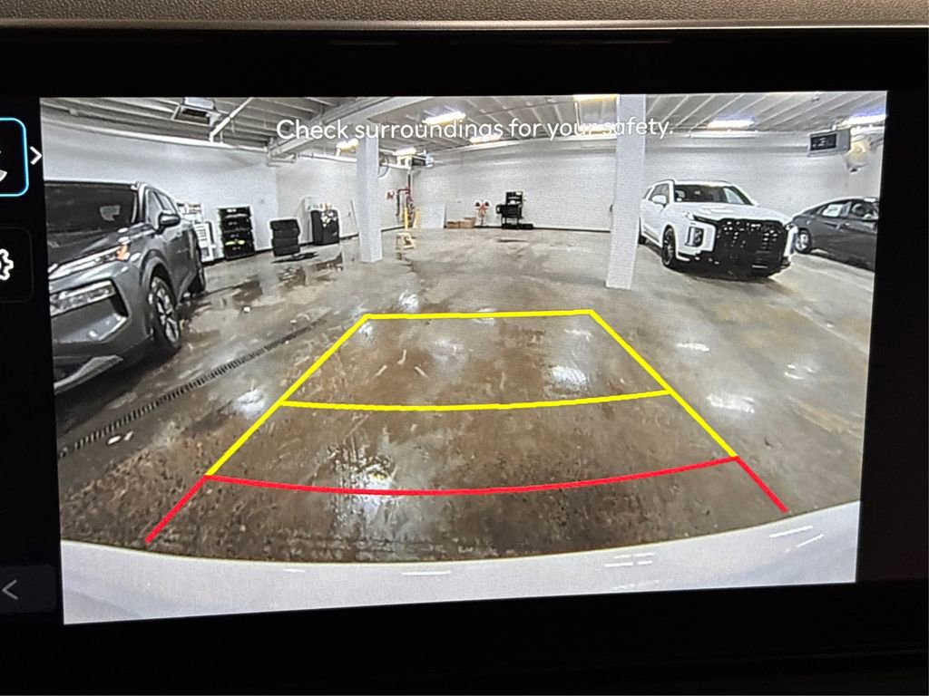 Certified 2025 Hyundai Tucson SE image 32