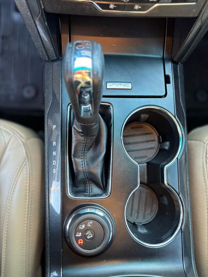 Used 2017 Ford Explorer XLT w/ Equipment Group 202A image 10