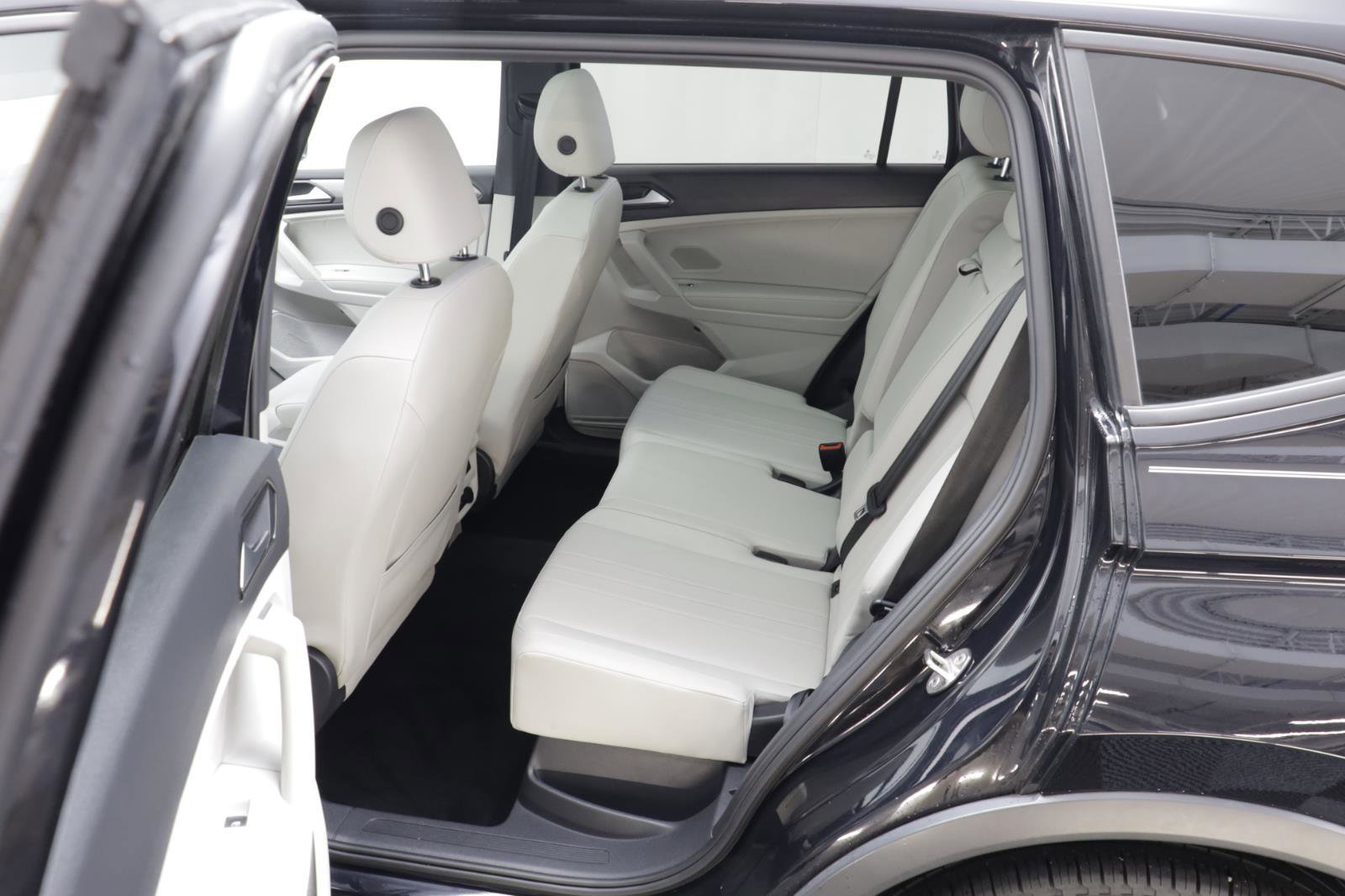 Used 2022 Volkswagen Tiguan SE R-Line image 14