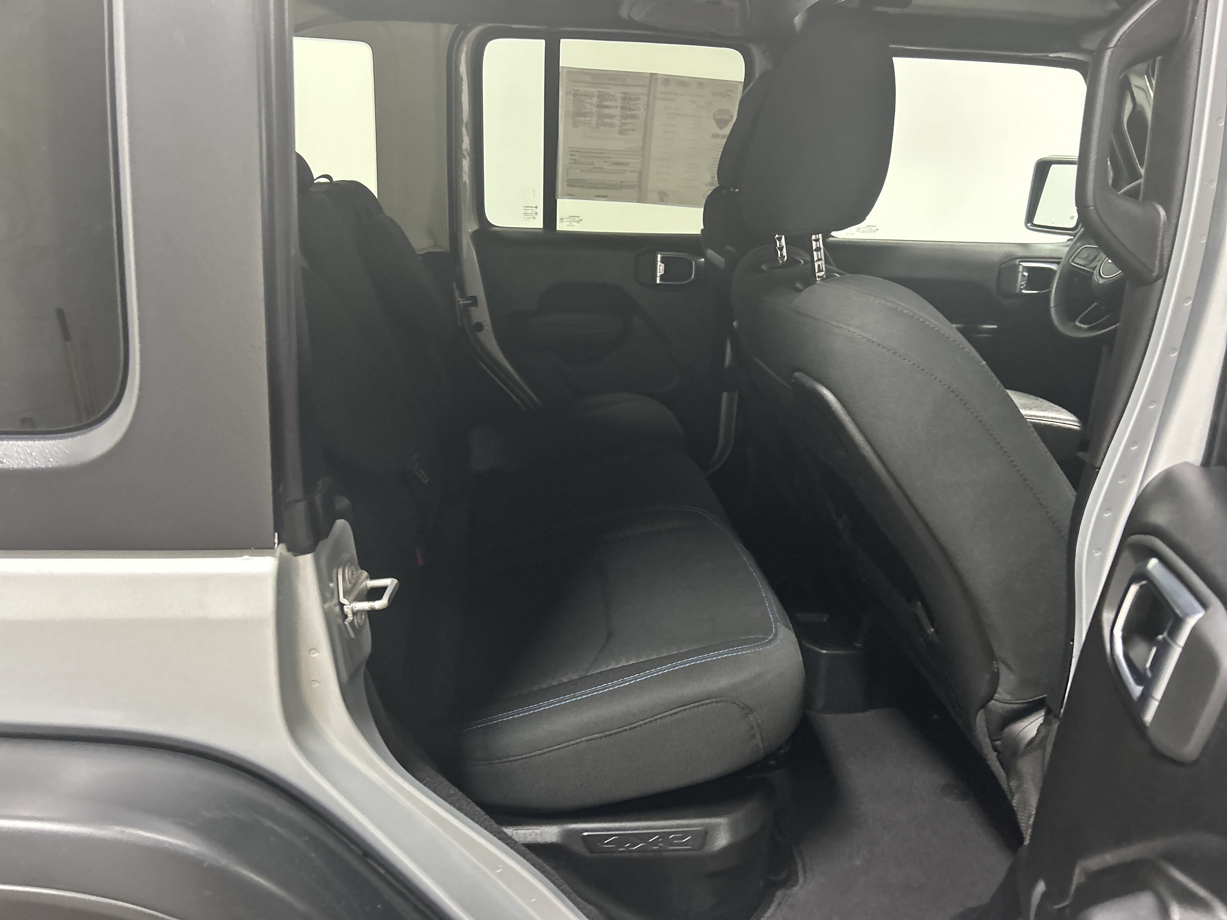 Used 2024 Jeep Wrangler Unlimited Rubicon 4xe AWD/4WD image 29