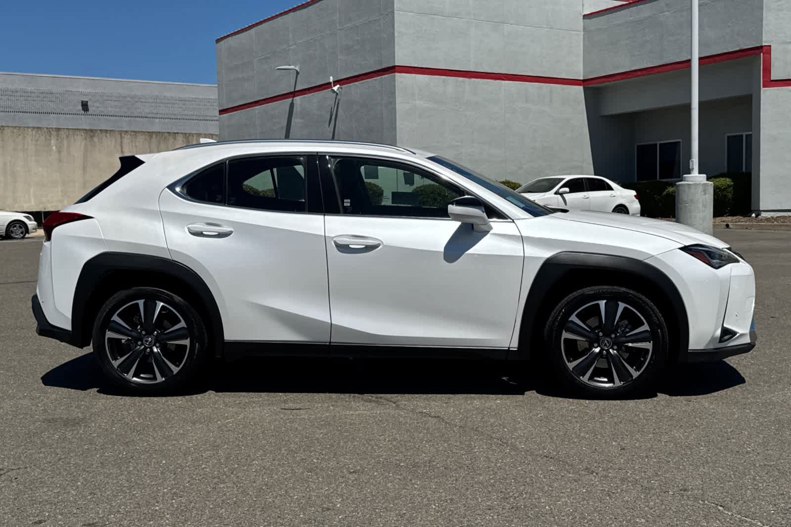 Used 2021 Lexus UX 200 w/ Accessory Package (Z1) FWD image 6