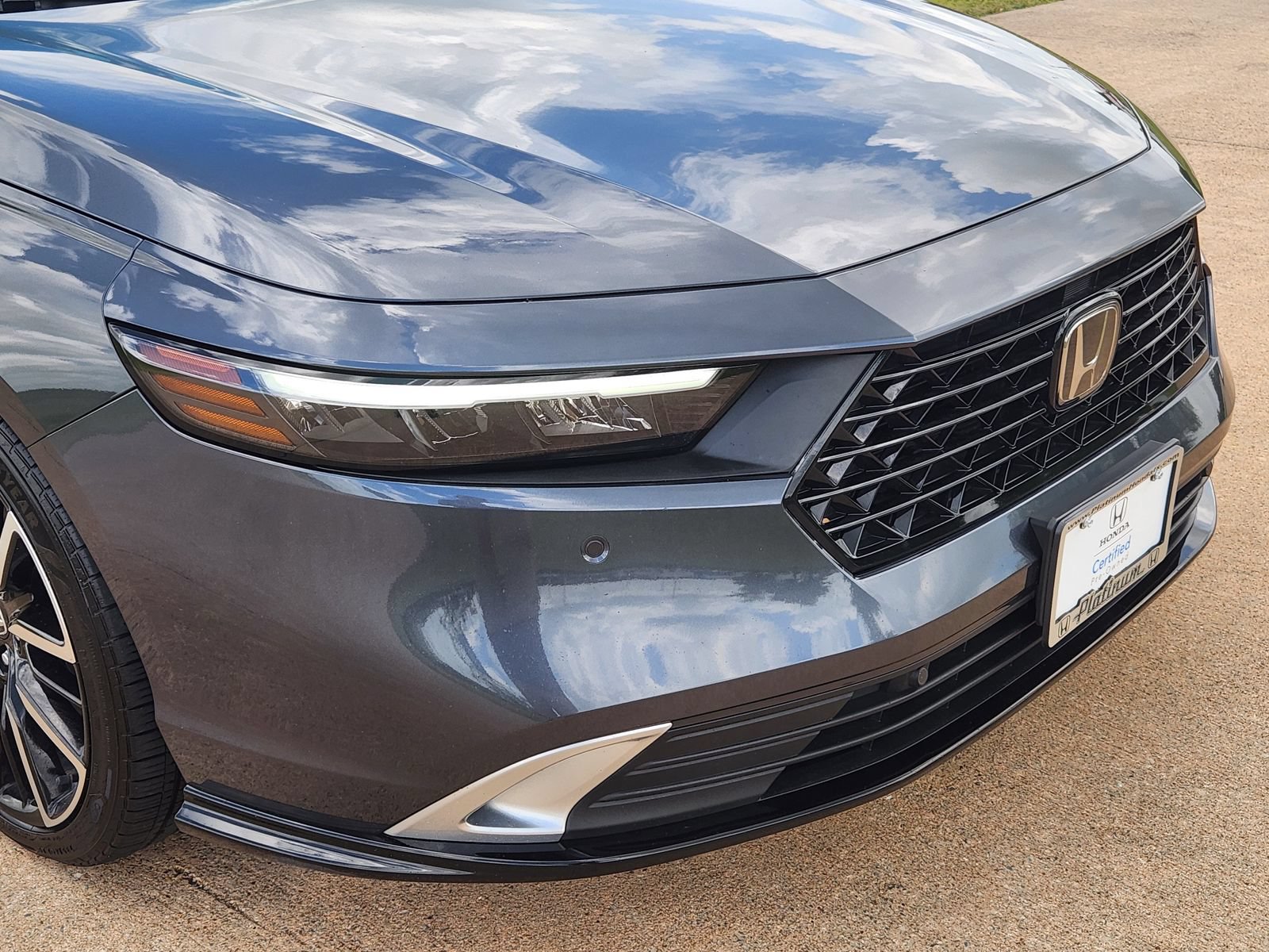 Used 2024 Honda Accord Touring image 12
