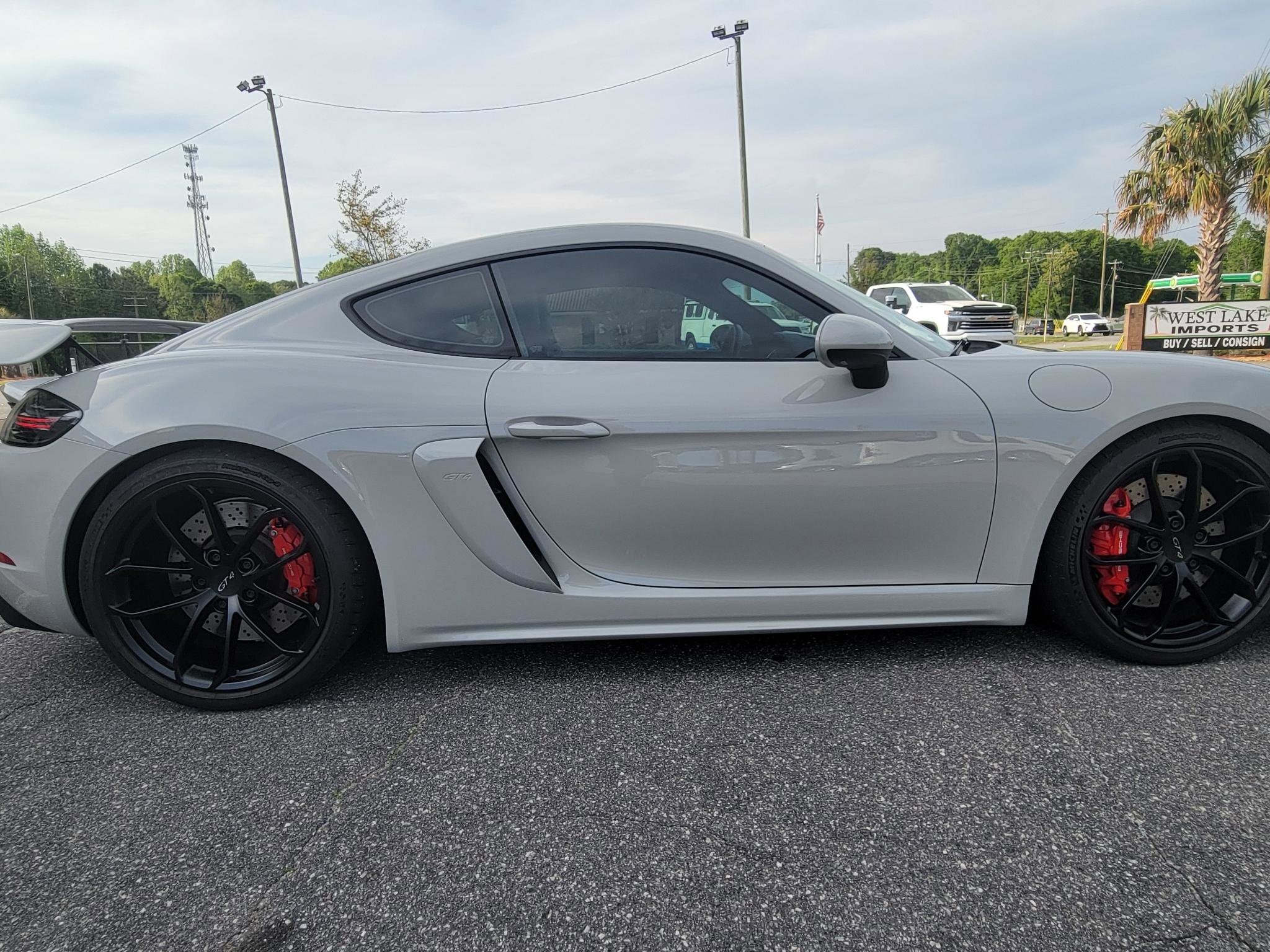 Used 2022 Porsche 718 Cayman GT4 RWD image 19