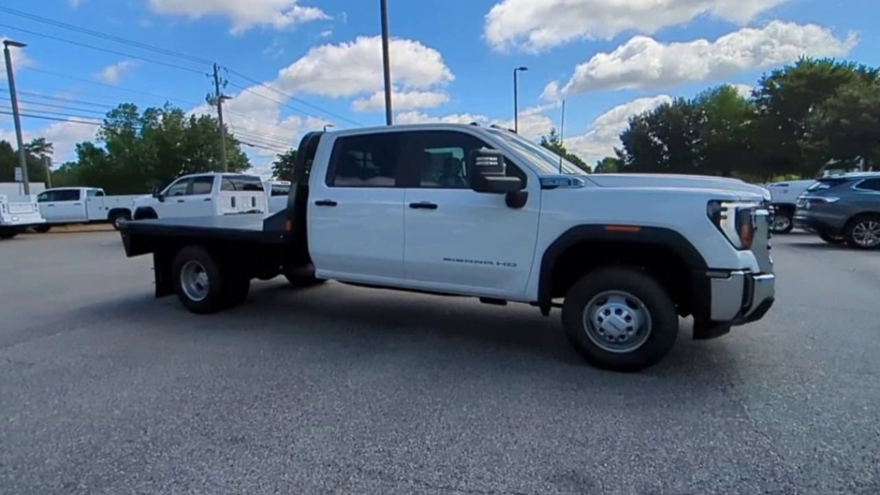 New 2025 GMC Sierra 3500 Pro w/ Convenience Package AWD/4WD image 2