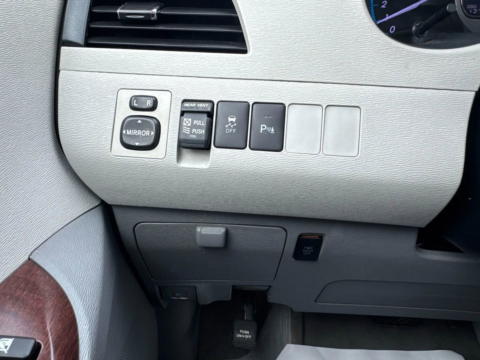 Used 2013 Toyota Sienna Limited image 45