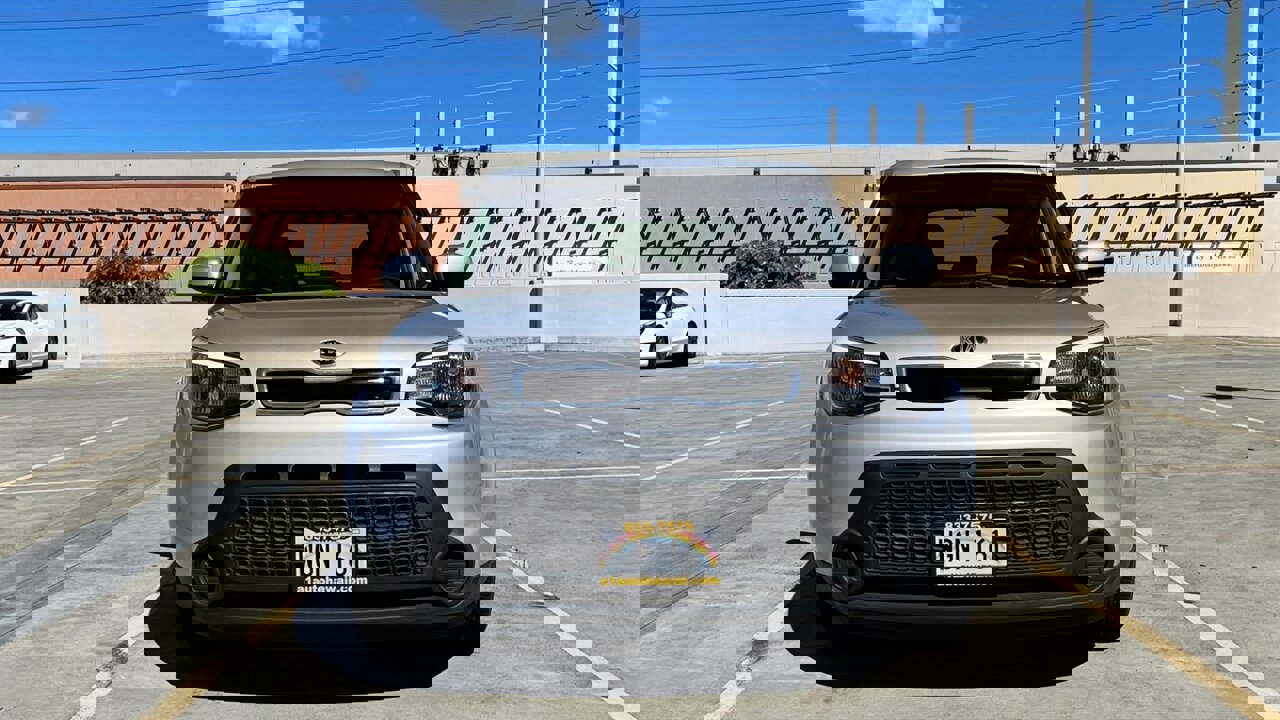 Used 2015 Kia Soul + image 8