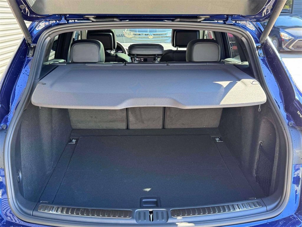 New 2026 Porsche Macan AWD/4WD image 34