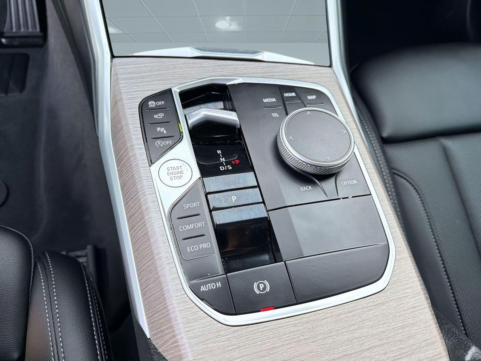 Certified 2025 BMW 330i Sedan image 17