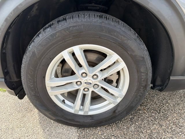 Used 2024 Ford Explorer XLT w/ Equipment Group 202A AWD/4WD image 11