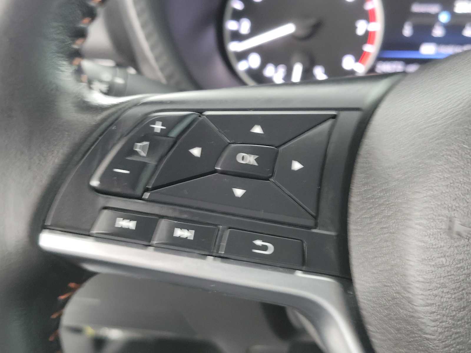 Used 2024 Nissan Sentra SR FWD image 36