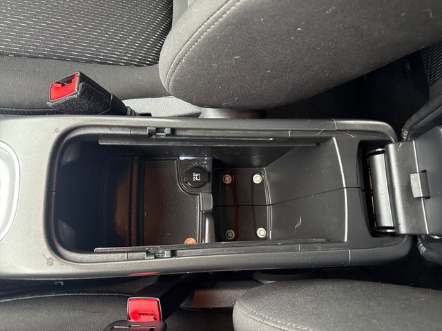 Used 2018 Dodge Journey SE w/ Connectivity Group image 30