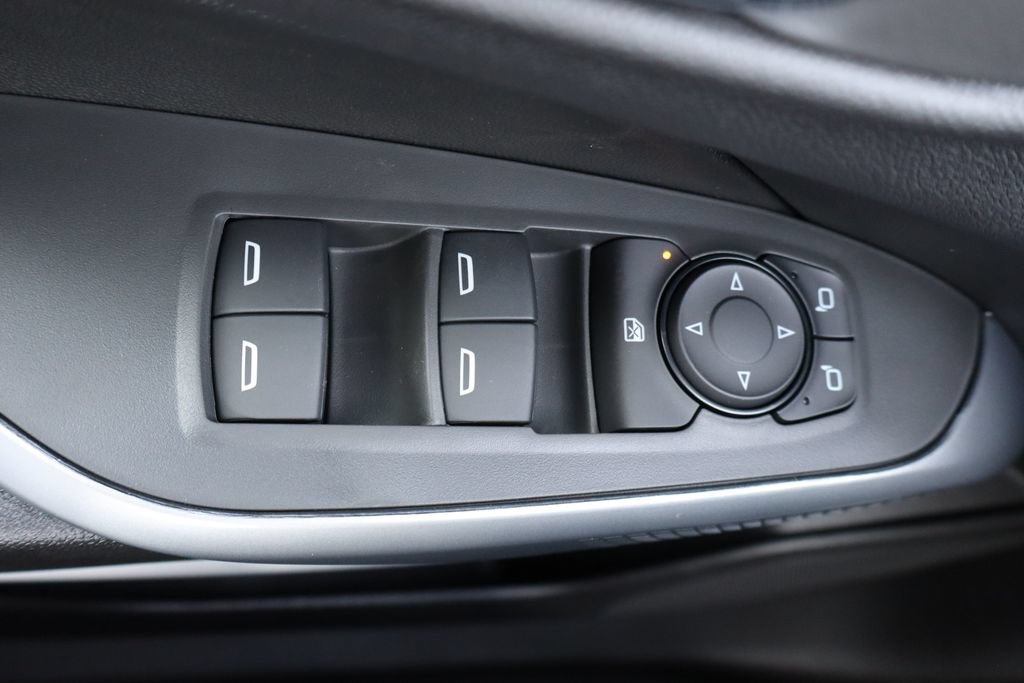 New 2026 Chevrolet Trax RS w/ Sunroof Package FWD image 15