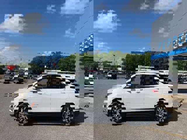 Used 2023 Chevrolet Equinox Premier FWD image 3