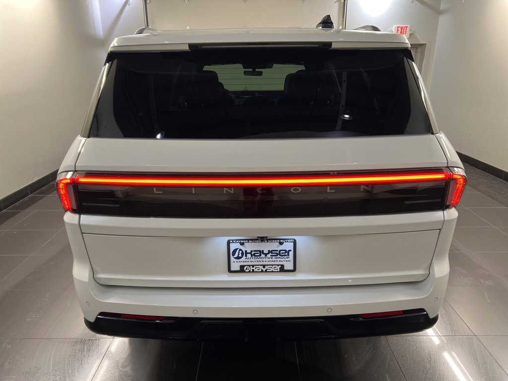 New 2025 Lincoln Navigator L Reserve image 5